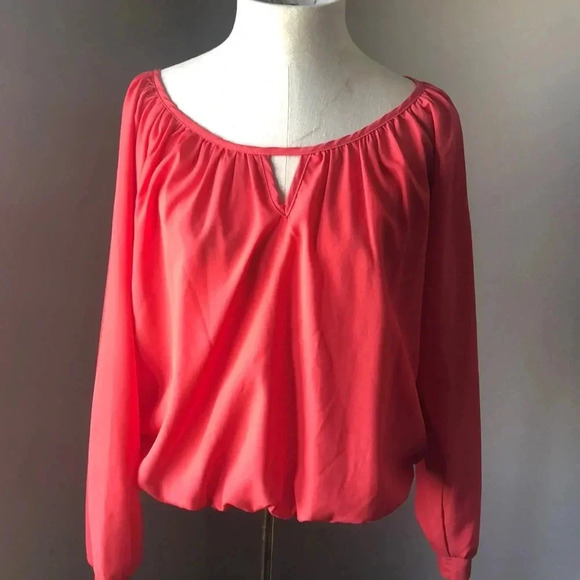 Coral Top‎ - Picture 1 of 5